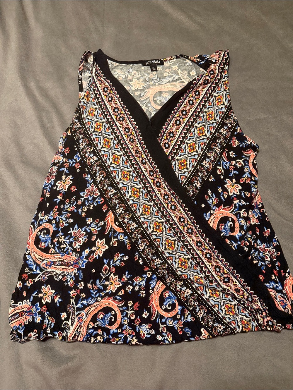 Roz & Ali Black Paisley-Print Sleeveless Wrap Camisole
